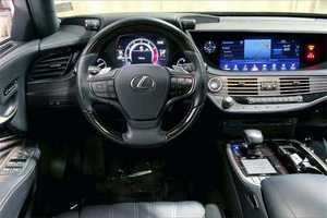 รถ SUV ปี 2022 มือสอง ขับเคลื่อนสี่ล้อ ภายในเบาะหนังสีเข้ม เครื่องยนต์ 4.5 ลิตร 400 แรงม้า เกียร์อัตโนมัติ หลังคาซันรูฟแบบพาโนรามา วิ่งมาแล้ว 1-25000 ไมล์ กล้อง 360 องศา - Product Image 2