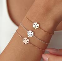 Pulsera Unisex Minimalista de Plata de Ley 925 con Baño de Oro Vermeil, Diseño de Trébol de 4 Hojas, Cadena Fina Personalizada