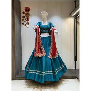 Conjunto Tradicional de Chaniya Choli de Diseño Laxmi Lifestyle, Blusa Acolchada de Algodón Puro que Absorbe la Humedad, Hecha a Mano, Falda de 12 Metros, Talla 42 - Product Image 1