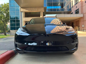 Modelo Y 2024 Usado en Buen Estado, Largo Alcance, Tracción en las Cuatro Ruedas, Volante a la Izquierda, Asientos de Cuero, Cámara Trasera, 5 Plazas, Interior Sin Modificar - Product Image 2