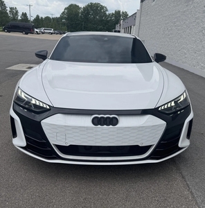 Oferta Especial 2024 Audi RS e-tron GT con Sistema de Motor Dual Sincrónico y Tracción Total Quattro - Product Image 1