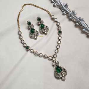 Delicado verde Moissanite Kundan Premium collar conjunto con pendientes joyería de moda - Product Image 1