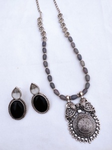 ชุดสร้อยคอจี้คุณภาพพรีเมี่ยมพร้อมต่างหูหินโมนาลิซ่าเครื่องประดับหรูหราสำหรับผู้หญิงเหมาะสำหรับงานปาร์ตี้ในช่วงเทศกาล - Product Image 2