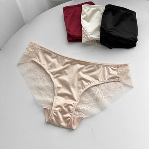 Ensemble de lingerie sexy en dentelle pour femmes, ensembles de soutien-gorge en dentelle de haute qualité - Product Image 4