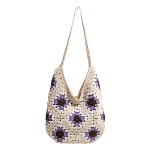 Bolso tote de ganchillo floral, hecho a mano, tejido, ligero y versátil para el verano, la playa y el día a día. - Product Image 1