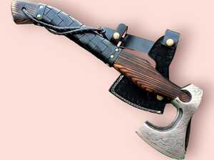 Hacha de acero de carbono duradera hecha a mano de la mejor calidad al por mayor Producto de hacha de estilo medieval artesanal auténtico OEM - Product Image 4