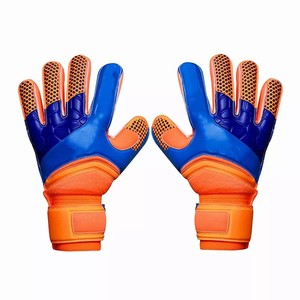 Gants de gardien de but de football en latex de haute qualité avec logo personnalisé en cuir imperméable pour la formation - Product Image 2