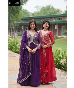 Traje Salwar Kameez con el último diseño y bordados elaborados con lentejuelas para bodas y eventos de la India y Pakistán - Product Image 1