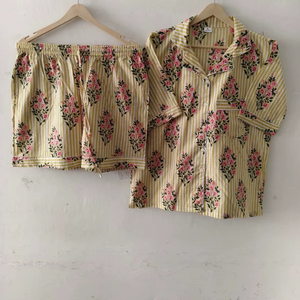 Nouvel Arrivage – Ensemble Pyjama Court Femme Élégant et Luxueux en Coton Tissé Indien Imprimé Floral, Respirant et Séchage Rapide, Idéal Printemps-Été - Product Image 1