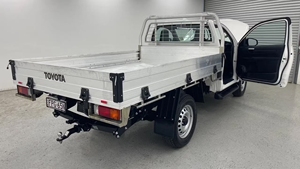 2024 TOYOOTA HILUX PICKUP SR 2.8L Diesel Chassis Single Cab 2dr Spts Auto 6sp 4x2 2.7i RIGHT-HAND <b>DRIVE</b> - Product Image 4
