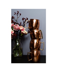 Tasse mule en cuivre durable pour boissons froides et cocktails avec forme traditionnelle et lèvre lisse pour une expérience de consommation agréable - Product Image 1