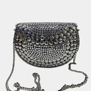 Sac à main pour femme en métal perlé de qualité supérieure, couleur argent attrayante, design moderne et solide - Product Image 4