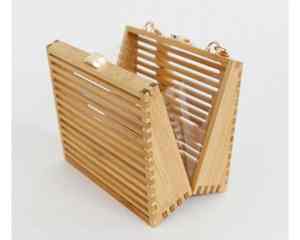 Sac en bambou écologique pour femmes fabriqué avec des matériaux en bambou durables, idéal pour les vêtements de plage et les présentoirs de vente au détail. - Product Image 5