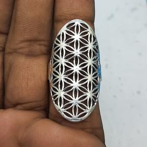 แหวน925สไตล์โบฮีเมียนสีเงินสเตอร์ลิงพร้อมดีไซน์ดอกไม้หินธรรมชาติทรงไข่ตัดสำหรับผลิตในอินเดีย - Product Image 1