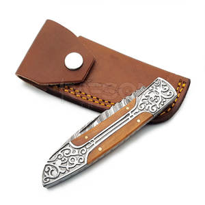 Cuchillo de caza plegable de Damasco compacto con hoja de acero de primera calidad para un rendimiento fiable - Product Image 5