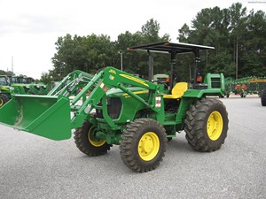 รถแทรกเตอร์จอห์นเดียร์ 4066R มือสอง ขับเคลื่อน 4 ล้อ พร้อมบุ้งกี๋หน้า สำหรับงานไร่และสวน ขาย - Product Image 3