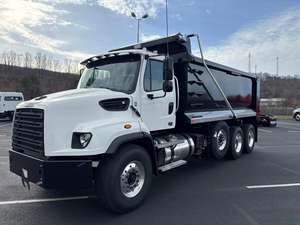 Camion benne SINOTUK HOWO 114SD d'occasion, cabine couchette conventionnelle, moteur diesel 10 cylindres, caméra arrière 360°, écran tactile, 6x4, conduite à gauche - Product Image 4