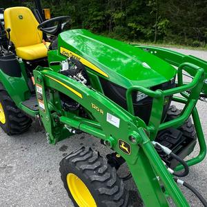 โรงงานผลิตโดยตรงสำหรับรถแทรกเตอร์จอห์น 2024R 4WD พร้อมเครื่องยนต์และเกียร์บ็อกซ์ จัดส่งทั่วโลก - Product Image 1