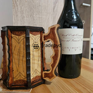Tasse en bois large pour aventures en plein air Look classique Construction en bois robuste par Tradebyd - Product Image 1