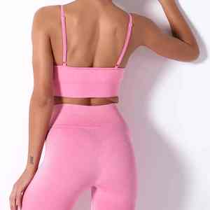 Conjunto de ropa de yoga personalizada para mujer, diseñado para brindar flexibilidad, rendimiento y comodidad durante actividades de fitness y bienestar. - Product Image 3