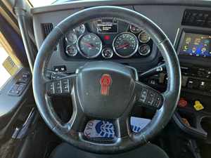 Achetez ici à prix économique : Semi-remorque W990 2022 avec cabine couchette, toit moyen 76, 510 CV, boîte manuelle 13 vitesses, prête à être expédiée dans le monde entier - Product Image 2