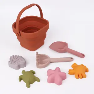 All'ingrosso gioco fai da te personalizzato portatile estivo secchiello da spiaggia giocattoli da spiaggia per bambini Eco in Silicone morbido Set di giocattoli da spiaggia pieghevoli