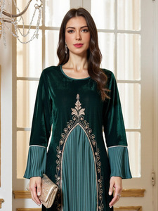 <span class=keywords><strong>Abito</strong></span> musulmano donna in <span class=keywords><strong>velluto</strong></span> Abaya 2025 <span class=keywords><strong>abito</strong></span> invernale Dubai vestito moda moda donna musulmana ricamato a <span class=keywords><strong>maniche</strong></span> <span class=keywords><strong>lunghe</strong></span> - Product Image 3