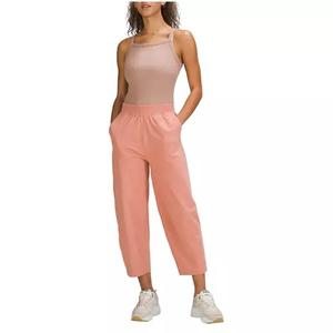 Nouvel arrivage de débardeurs d'entraînement de gymnastique pour femmes personnalisés en gros respirant sport Yoga Fitness hauts tissu tricoté décoration de plumes - Product Image 4