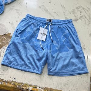 Logotipo personalizable de malla de poliéster de doble capa Pantalones cortos para correr Transpirable Entrenamiento suelto Fitness Estilo casual 6XL Patrón vintage - Product Image 2