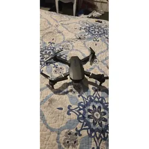 Drone quadrirotor HD E88 PRO Avion commercial télécommandé pour la photographie aérienne de petite taille - Product Image 1