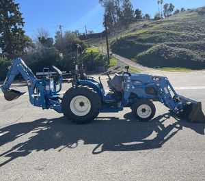 Tractor de cortacésped para montar versátil LS con cargador frontal y retroexcavadora de 28V con caja de césped para uso residencial Máquina usada - Product Image 5