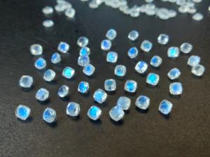 Cojín de piedra lunar arcoíris natural corte 7mm facetado-Good Blue Flashy buena calidad Piedra preciosa suelta - Product Image 4