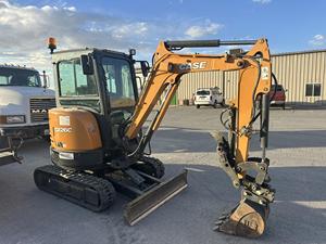 Mini-excavatrice compacte sur chenilles Case CX26C d'occasion en bon état, modèle 2022, pour la construction, l'agriculture et l'aménagement paysager - Product Image 3