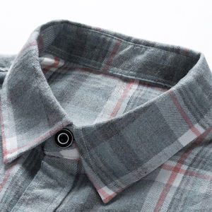 Chemise en flanelle légère de haute qualité pour hommes sur mesure avec fermeture à bouton en corne Option de gros pour propre conception - Product Image 6