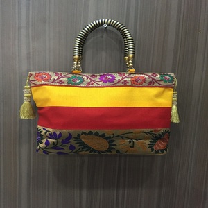 Proveedor indio Bolso de seda de arte clásico Compañero elegante para trajes étnicos e indooccidentales de exportador indio - Product Image 5