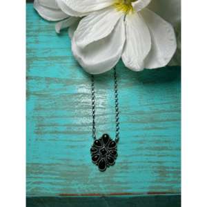 Collier ethnique artisanal Navajo en onyx et argent sterling - Product Image 1