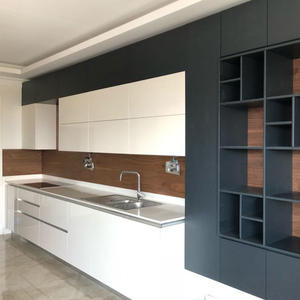 Projet de cuisine élégant avec îlot central de comptoir noir blanc et meubles de cuisine sur mesure de luxe modernes - Product Image 3