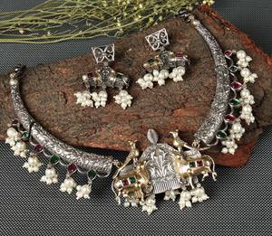 Ensemble de bijoux en argent oxydé fait à la main, collier et boucles d'oreilles tribaux, cadeau pour elle - Product Image 2