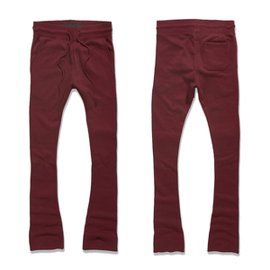 Conjunto Deportivo Personalizado con Pantalones Deportivos Acampanados y Sudadera con Capucha Color Granate para Hombre, Ideal para Correr y Trotar - Product Image 5