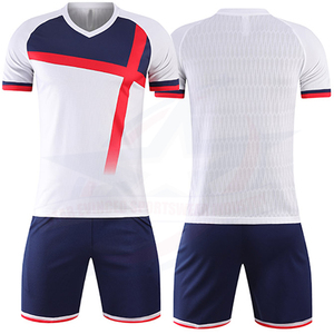 Uniforme de football personnalisé de haute qualité, séchage rapide, respirant, 100% polyester, impression par sublimation, vêtements de football haut de gamme - Product Image 5