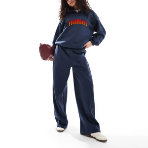 Nouvel arrivage coupe régulière ensemble de jogging à capuche décontracté pour femmes vente en gros 100% coton logo personnalisé streetwear 2 pièces survêtement pour femme - Product Image 1