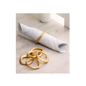 Anneau de serviette en métal de forme hexagonale plaqué or porte-serviette fait à la main de haute qualité décoration de Table anneau de serviette de luxe - Product Image 1