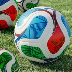 Pallone Professionale Tipo Trionda N. 5 Finiture di Lusso Resistenti all'Acqua e alla Polvere Realizzate in PVC PU Gomma Durevole con Logo Personalizzato Stampato Ufficiale - Product Image 5