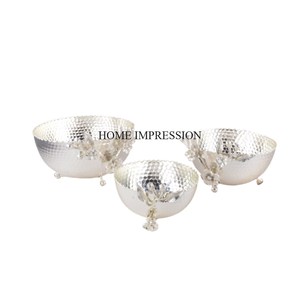 Bols de service de forme ronde à texture martelée plaqué or de haute qualité avec support de base de conception de fleurs et de feuilles polies brillantes argentées - Product Image 5