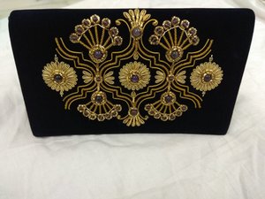 Embrayage en toile pour femmes à la mode avec haut à fermeture éclair à la mode Zari broderie Semi pierres précieuses perle chaîne perles serrure décoration - Product Image 6