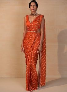 Salwar Kameez de Seda de Diseñador Kanya Libas para Mujer - Ropa de Fiesta para la Temporada de Bodas, Estilo Étnico de India y Pakistán - Product Image 3