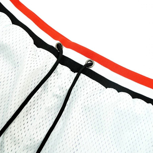 Uniformes de Baloncesto Sublimados Personalizados OEM, Conjunto de Pantalones Cortos Transpirables Hechos con Tela de Malla 100% Poliéster - Product Image 4