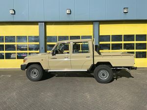 Neatly used 2007 <b>T</b>-o-y-ota L-a-nd Cr-u-iser Middle Eastern-Market FZJ79, Left-Hand <b>Drive</b>, 5-Speed Manual, 4WD - Product Image 3