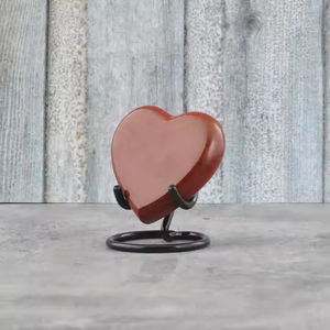 Support d'urne souvenir coeur en laiton urnes en laiton gravées pour cendres humaines souvenirs de coeur de haute qualité crémation par Falah International - Product Image 2