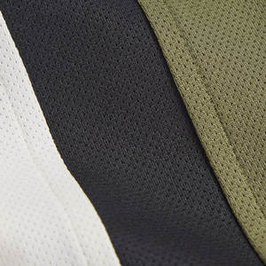 Camisa de equitación de tela transpirable y ajuste cómodo con diseño ligero y tacto suave. - Product Image 6